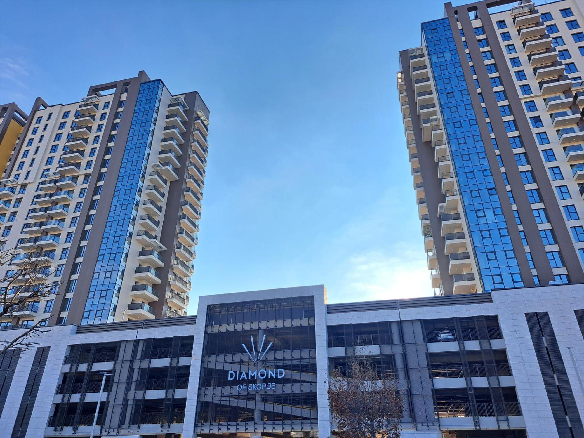 Anika Luxury Apartment At Diamond Center Escópia Exterior foto