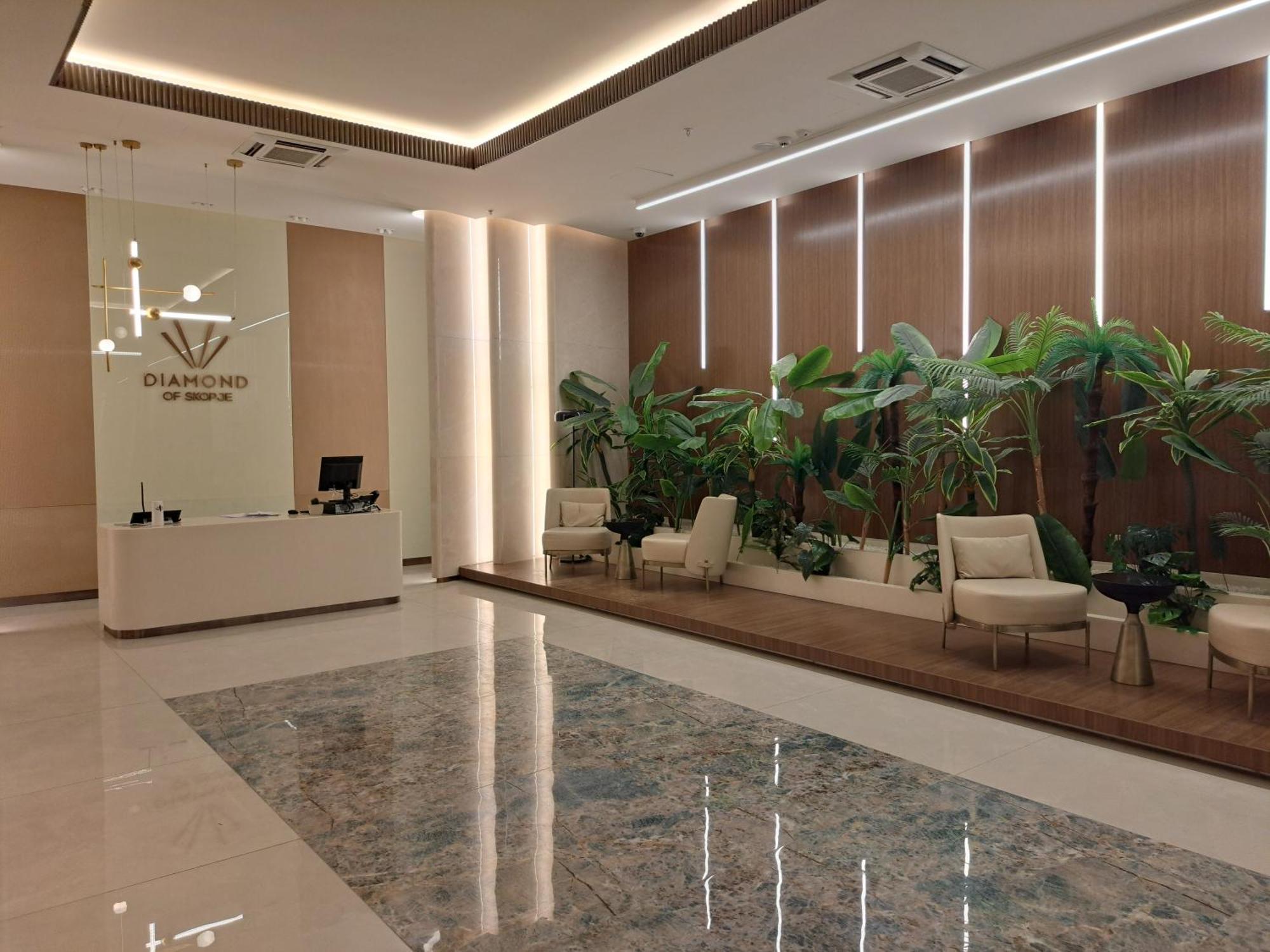 Anika Luxury Apartment At Diamond Center Escópia Exterior foto