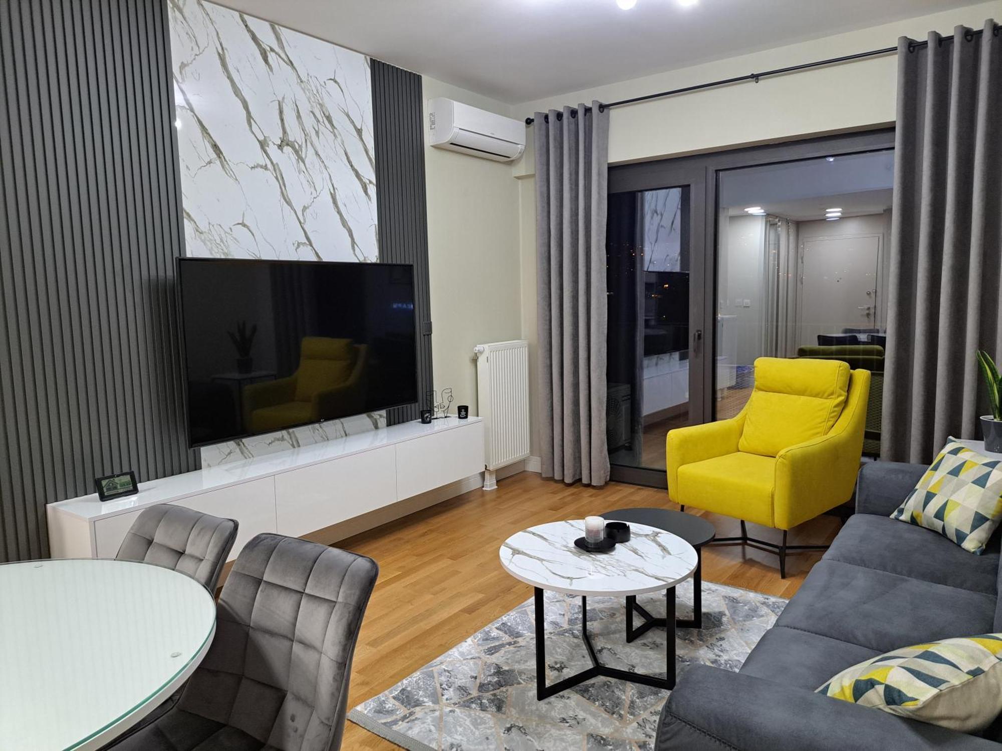 Anika Luxury Apartment At Diamond Center Escópia Exterior foto